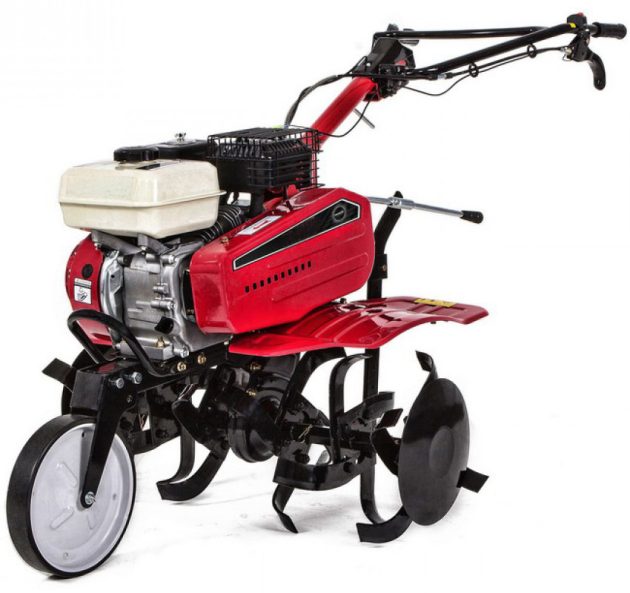 MOTOCULTEUR 7 CV 208 CC AVEC SOC BUTTOIR ET ROUES PNEUMATIQUES
